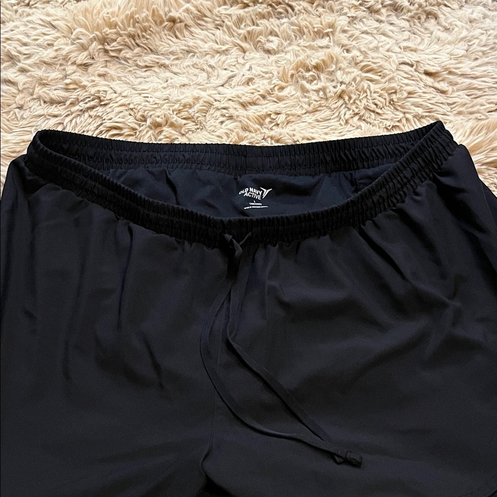 Old Navy Black Women's Athletic Shorts, Size Large